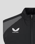 Shoulder close-up of the black training gilet with a grey panel and Castore logo.