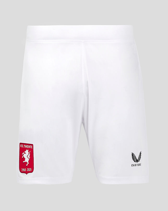 Witte FC Twente Derde Short 25/26 voor heren, voorkant met rode clubbadge links en Castore logo rechts